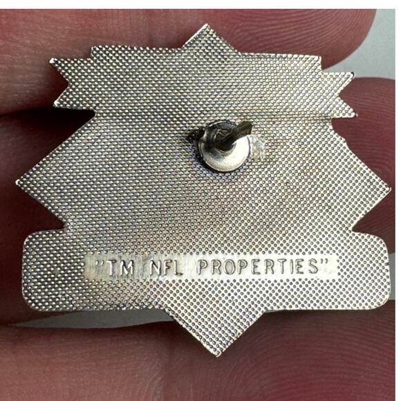 Vintage Arizona Cardinals Arizona’s Team NFL Enamel Lapel Pin Helmet & Cactus - Picture 4 of 4